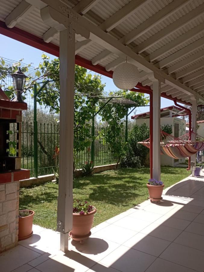 Райский Уголок Nea Moudania Exterior photo